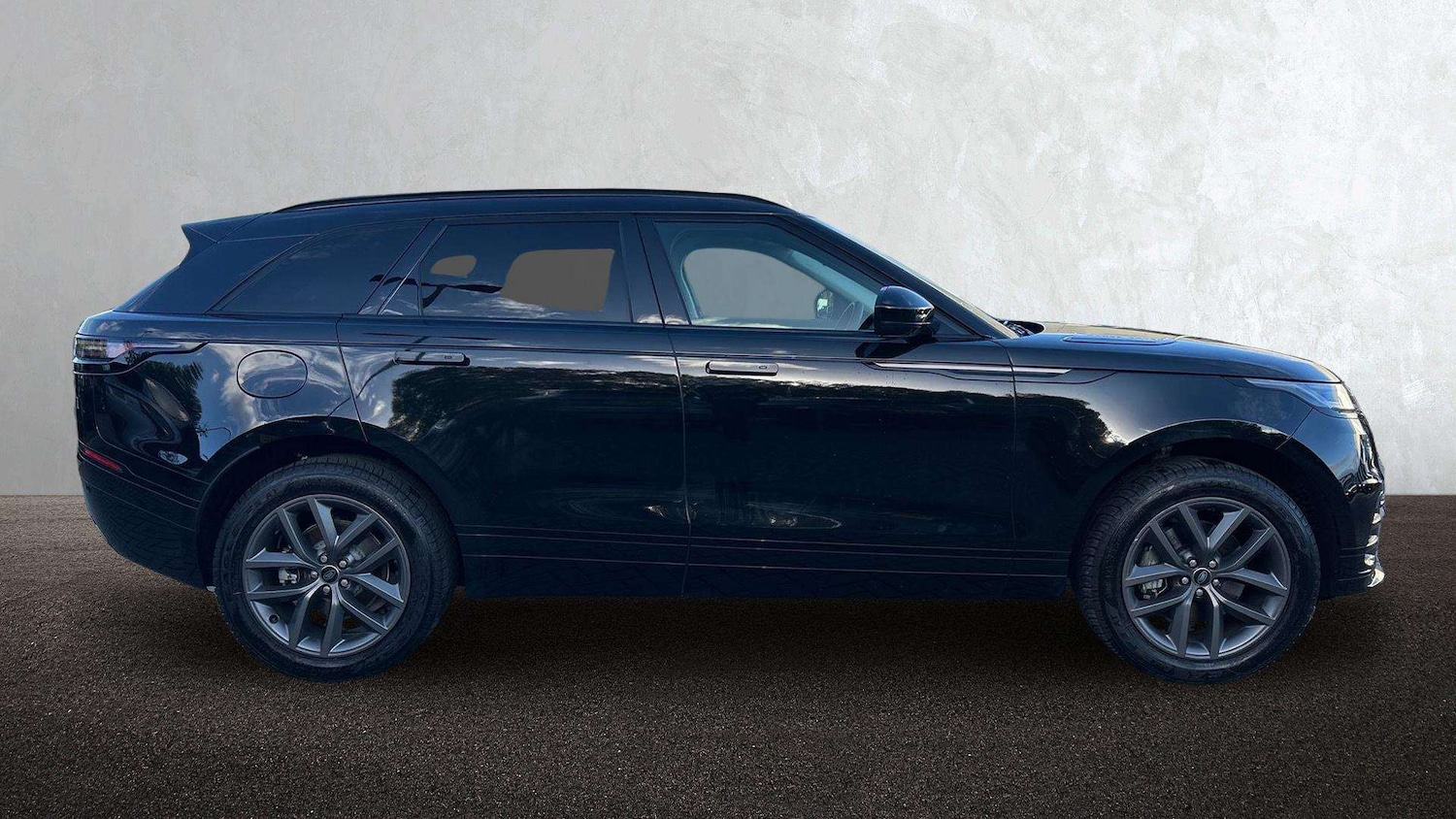 Used Land Rover Range Rover Velar 2025 for sale - 76460595: Photo 5