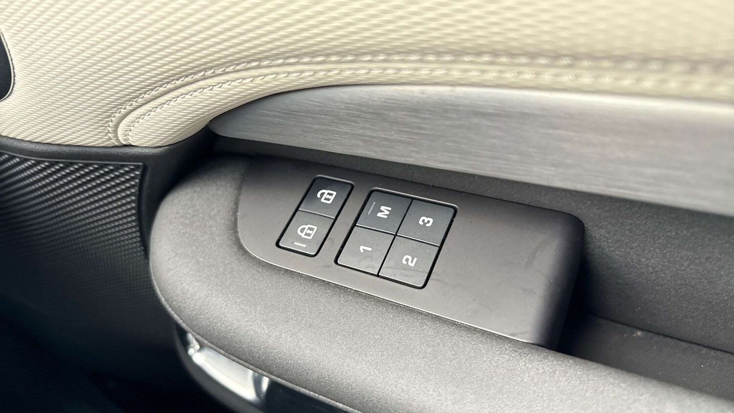 Used Land Rover Discovery 2025 for sale - 77972779: Photo 27