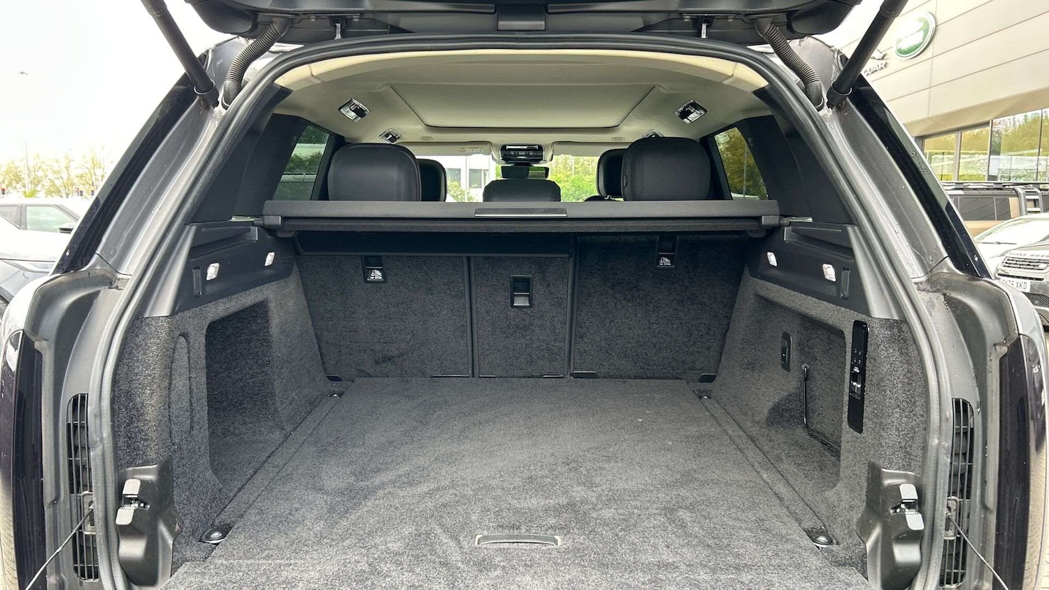 Used Land Rover Range Rover 2024 for sale - 76488072: Photo 10