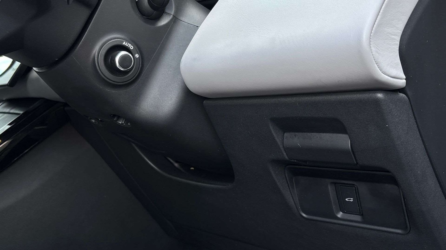 Used Land Rover Range Rover Evoque 2024 for sale - 77928375: Photo 32