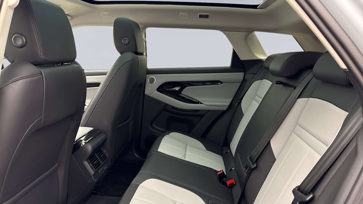 Used Land Rover Range Rover Evoque 2024 for sale - 77928375: Photo 4