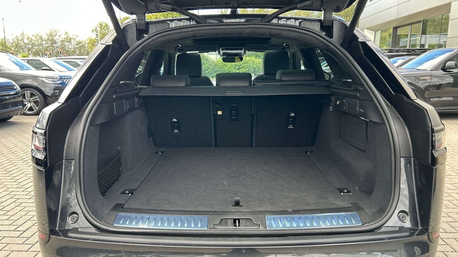 Used Land Rover Range Rover Velar 2025 for sale - 76459862: Photo 10