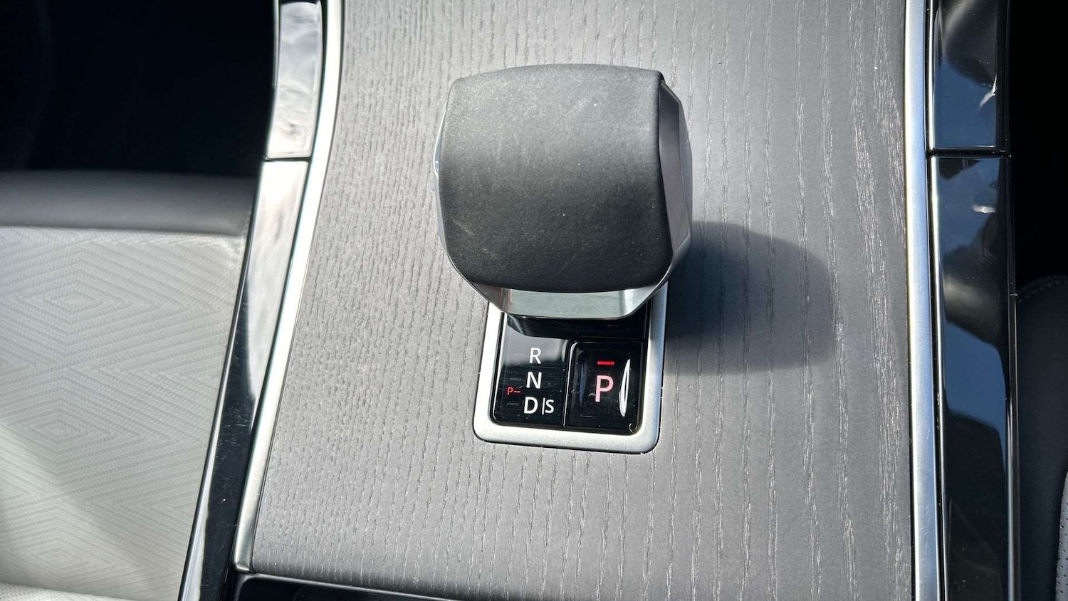 Used Land Rover Range Rover Velar 2025 for sale - 76459862: Photo 13