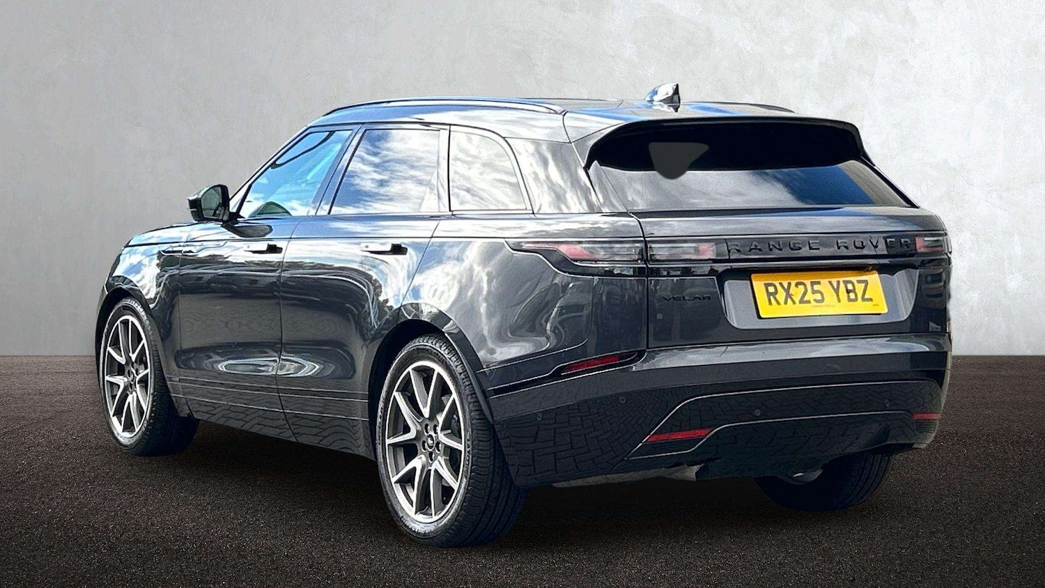 Used Land Rover Range Rover Velar 2025 for sale - 76459862: Photo 2