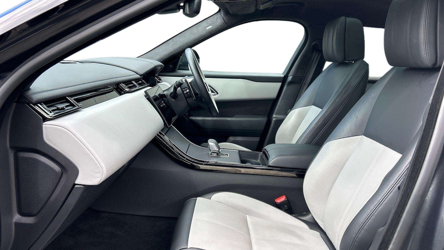 Used Land Rover Range Rover Velar 2025 for sale - 76459862: Photo 3