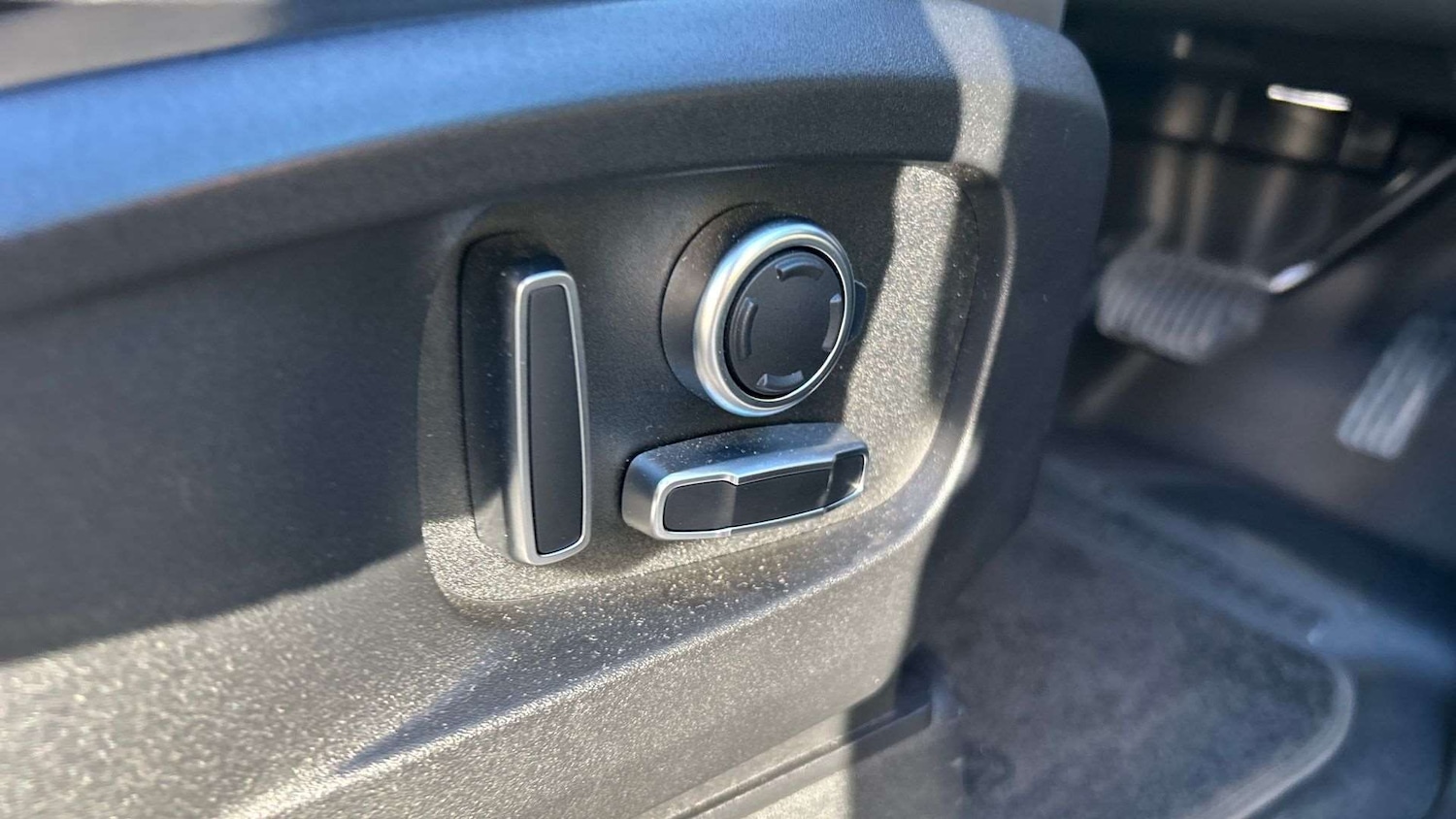 Used Land Rover Defender 2025 for sale - 77147355: Photo 32