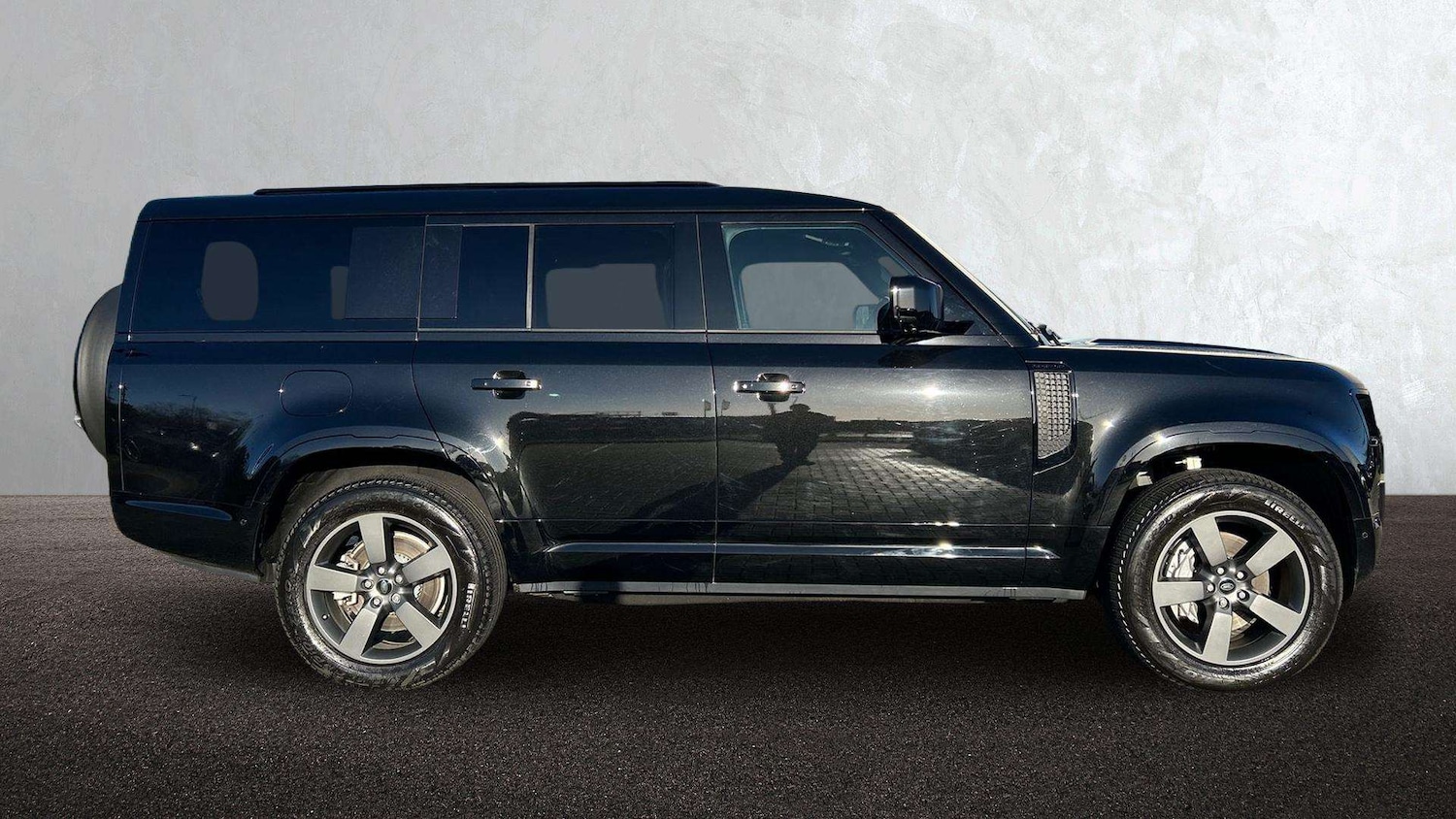 Used Land Rover Defender 2025 for sale - 77147355: Photo 5