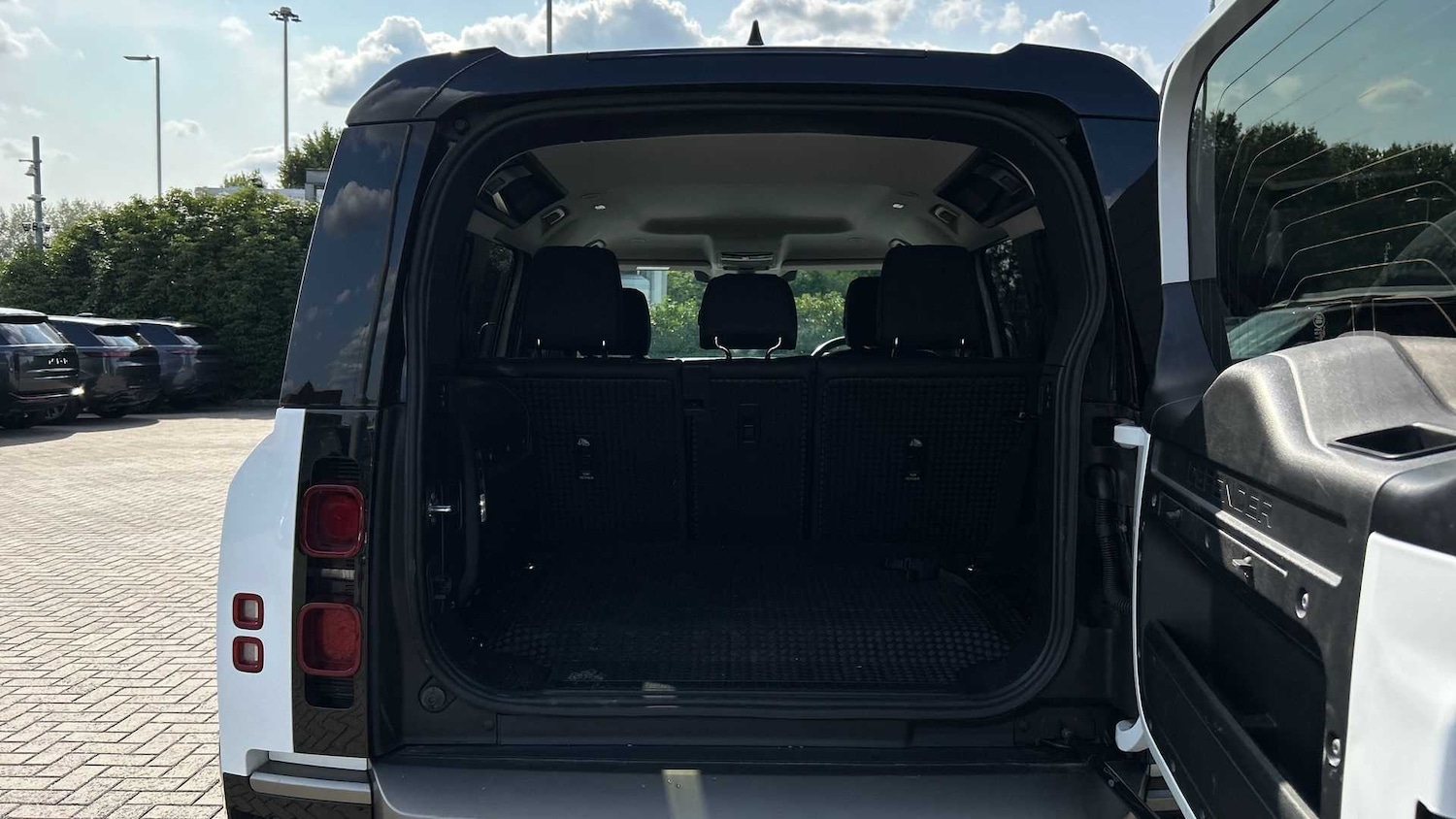 Used Land Rover Defender 2022 for sale - 76459844: Photo 10