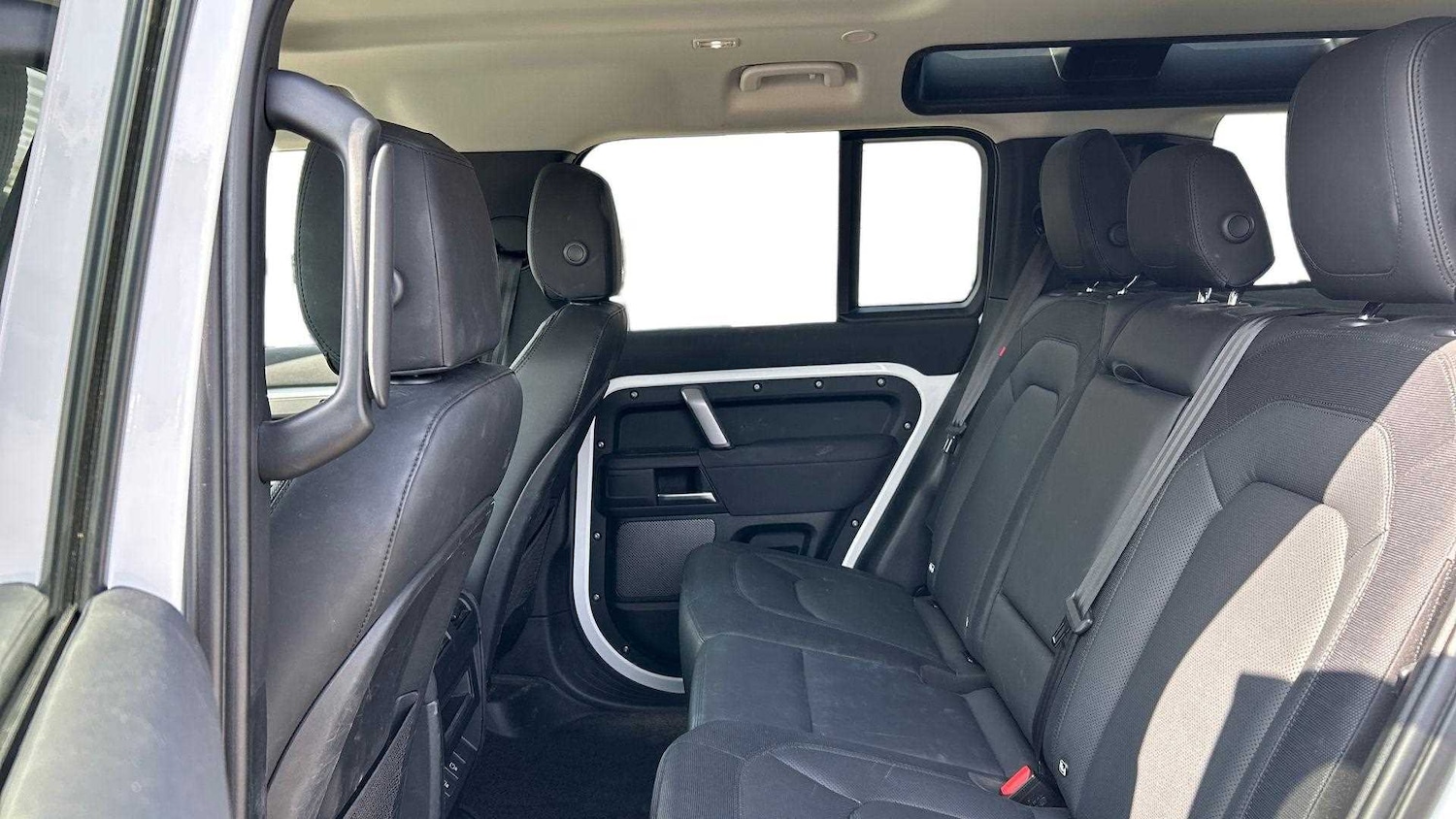 Used Land Rover Defender 2022 for sale - 76459844: Photo 4