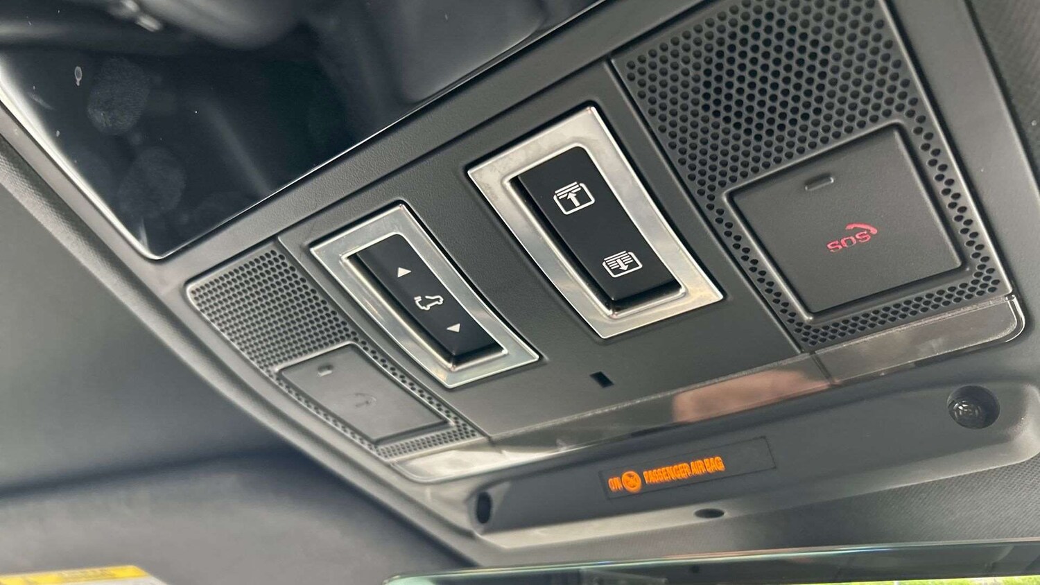 Used Land Rover Defender 2023 for sale - 78209089: Photo 23