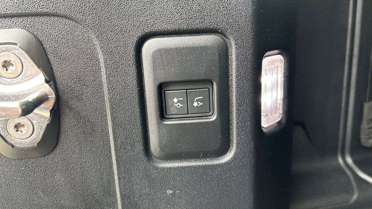 Used Land Rover Defender 2023 for sale - 78209089: Photo 27