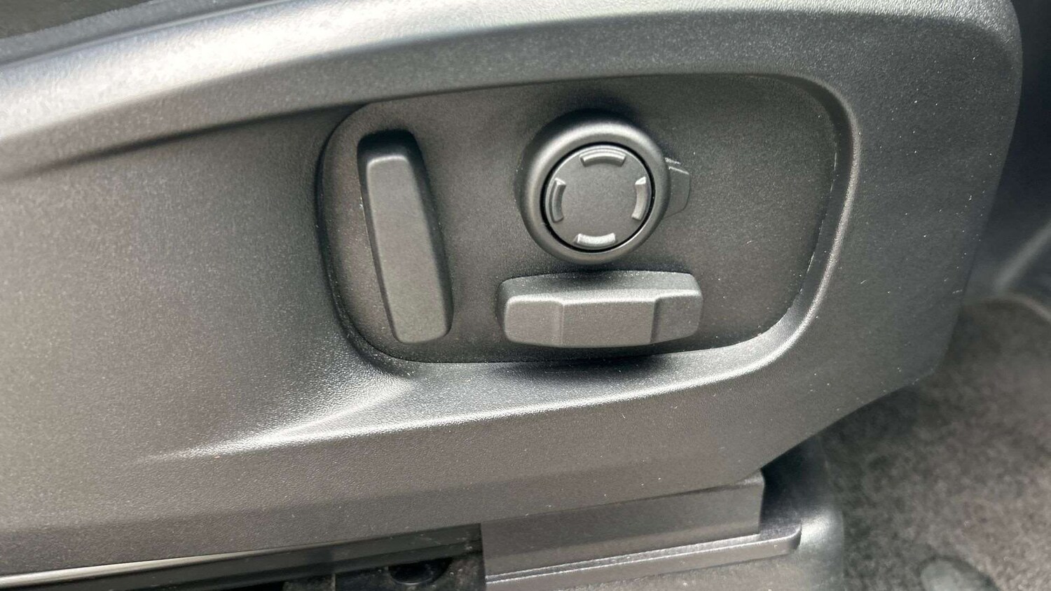 Used Land Rover Defender 2023 for sale - 78209089: Photo 33