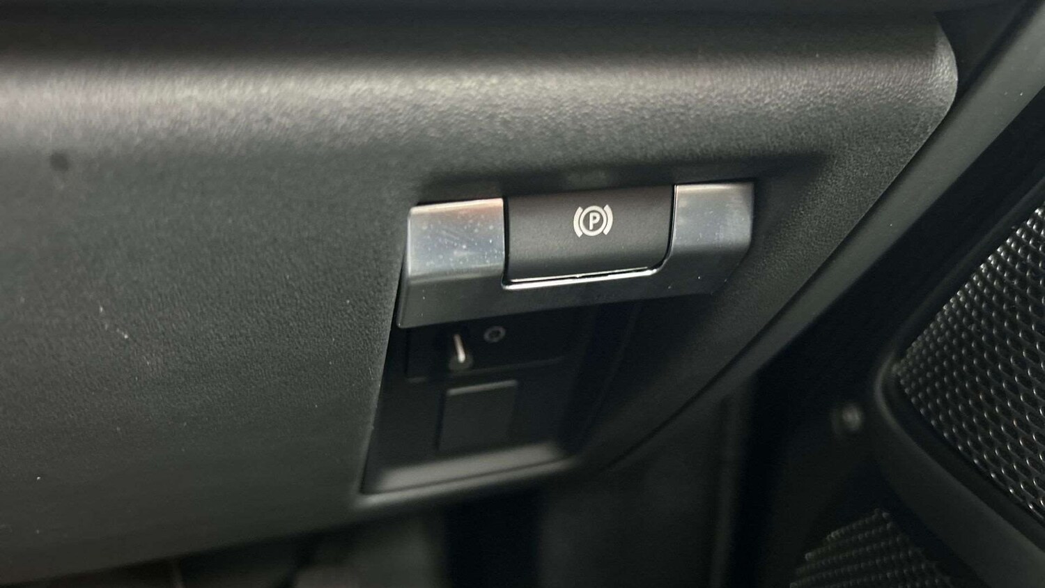 Used Land Rover Defender 2023 for sale - 78209089: Photo 34