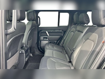 Used Land Rover Defender 2023 for sale - 78209089: Photo