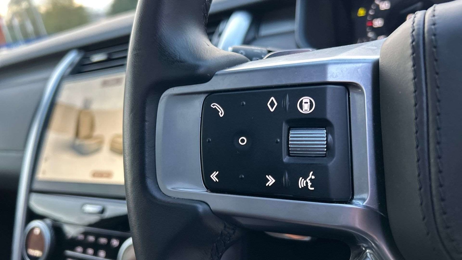 Used Land Rover Discovery 2024 for sale - 77726726: Photo 35