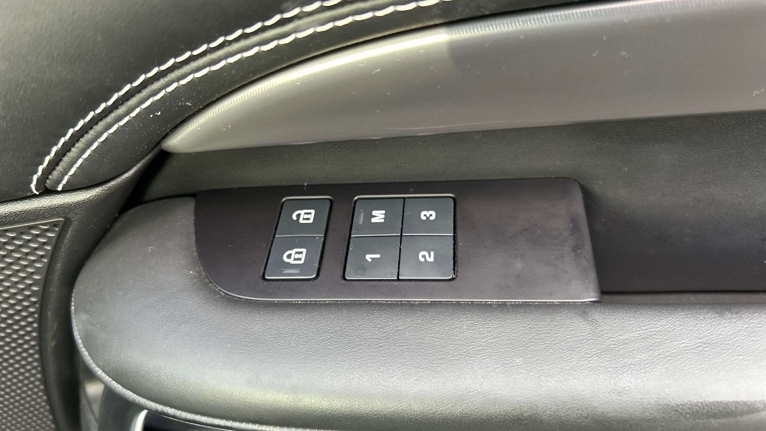 Used Land Rover Discovery 2025 for sale - 76576014: Photo 25