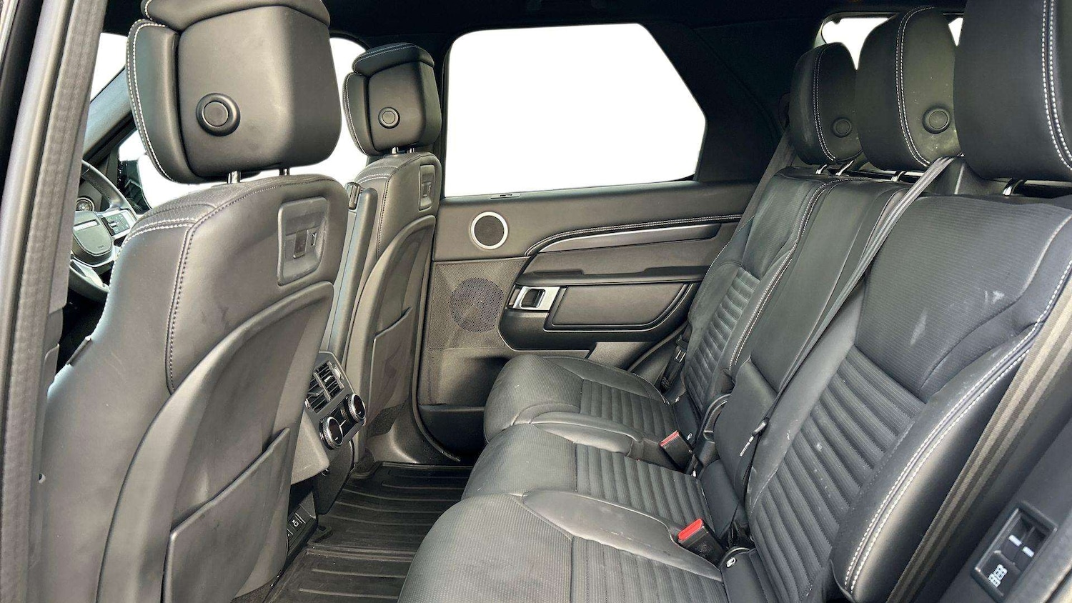 Used Land Rover Discovery 2025 for sale - 76576014: Photo 4