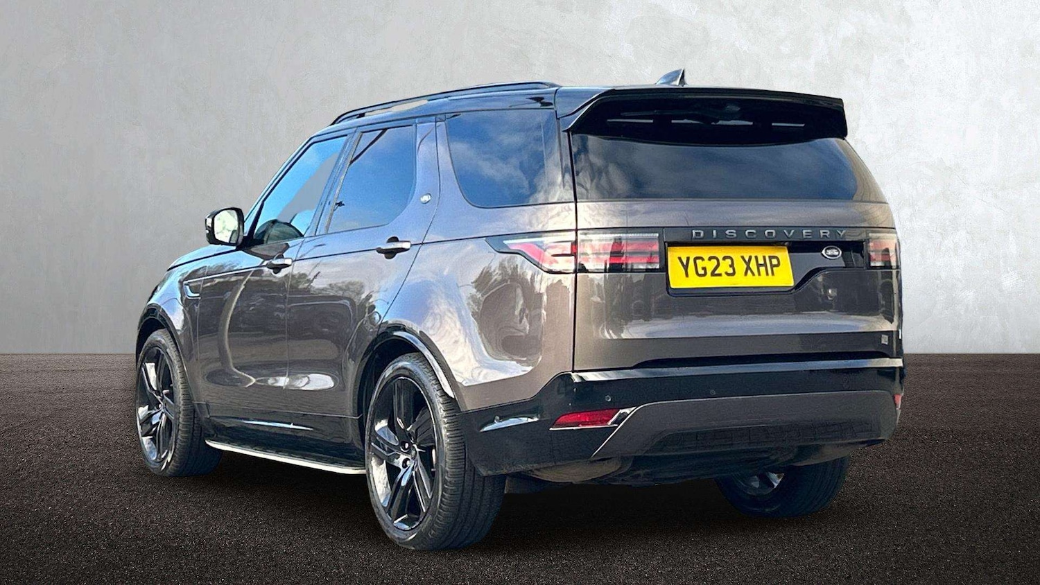 Used Land Rover Discovery 2023 for sale - 76648931: Photo 2