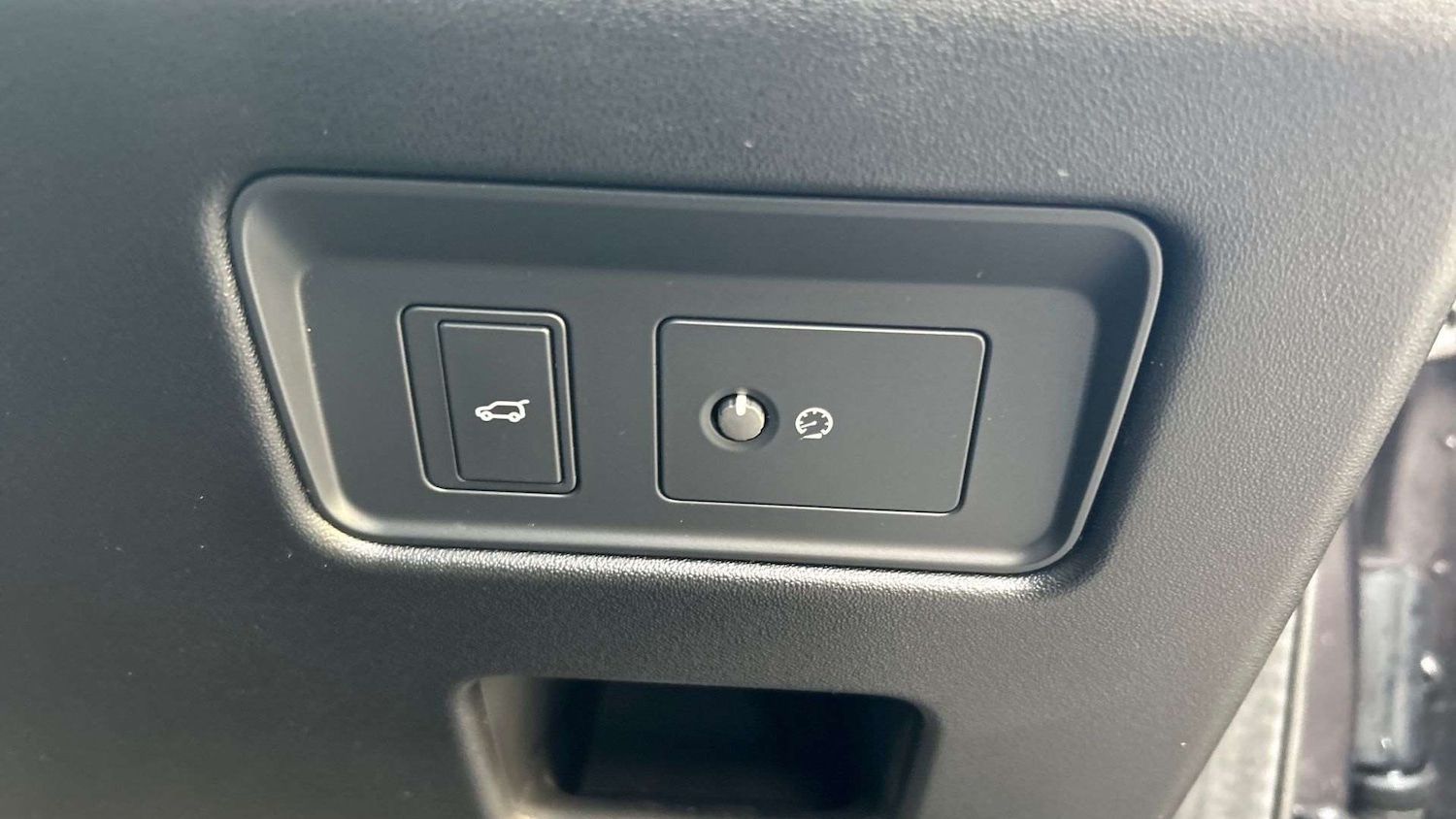 Used Land Rover Discovery 2023 for sale - 76648931: Photo 33