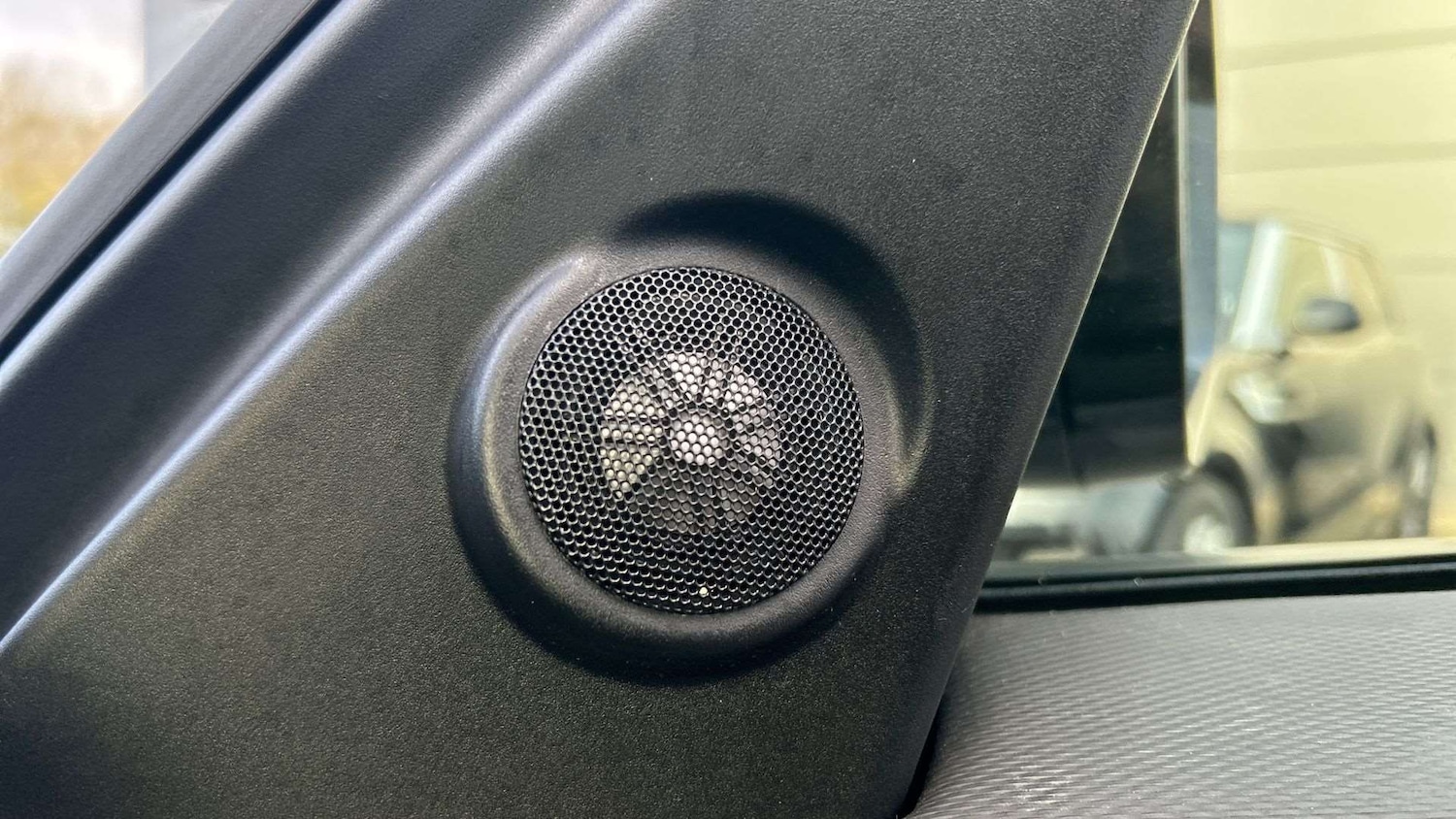 Used Land Rover Discovery 2023 for sale - 76648931: Photo 35