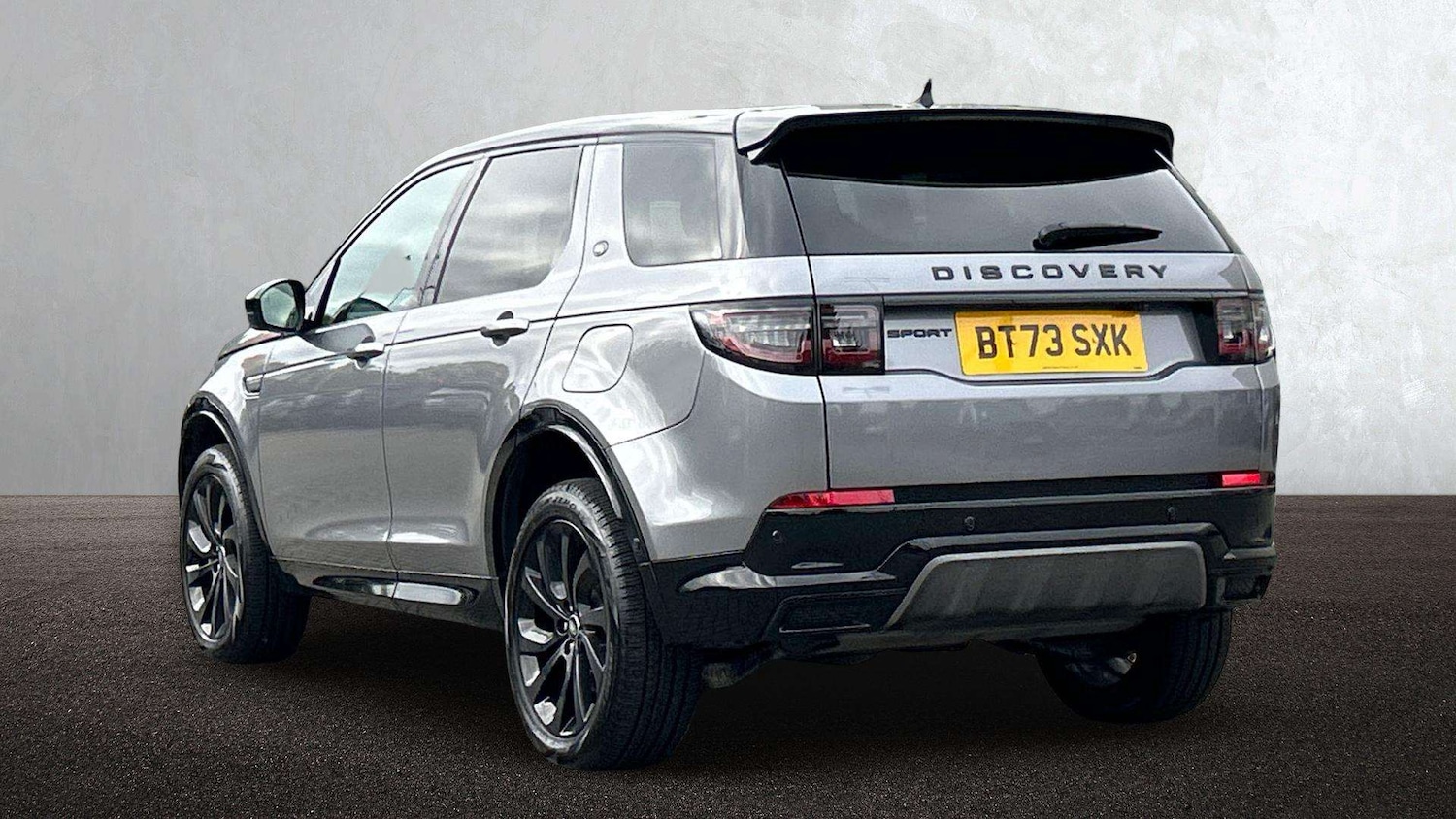Used Land Rover Discovery Sport 2023 for sale - 76460368: Photo 2
