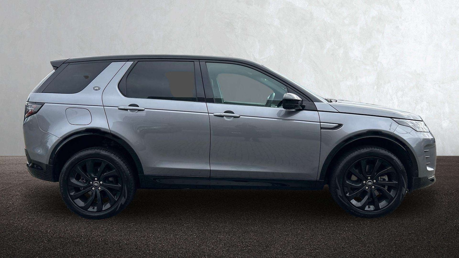 Used Land Rover Discovery Sport 2023 for sale - 76460368: Photo 5