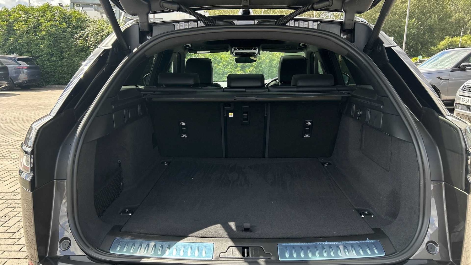 Used Land Rover Range Rover Velar 2025 for sale - 76460017: Photo 10