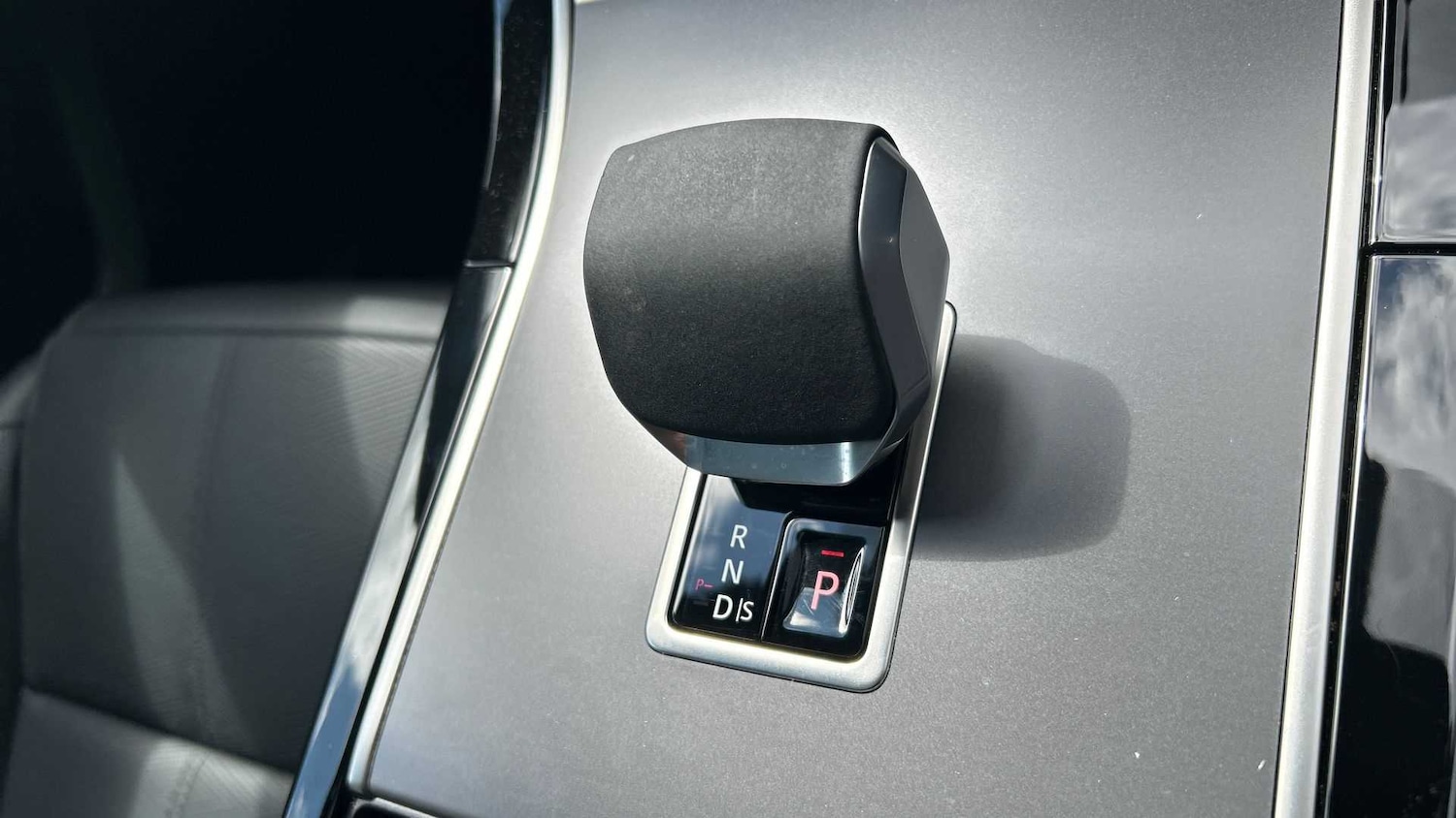 Used Land Rover Range Rover Velar 2025 for sale - 76460017: Photo 13