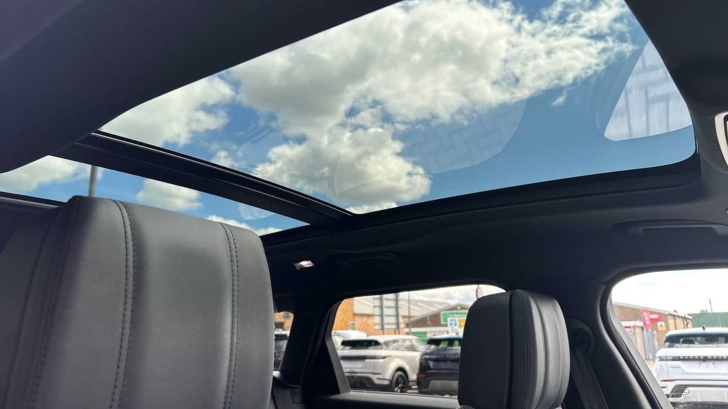 Used Land Rover Range Rover Velar 2025 for sale - 76460017: Photo 21