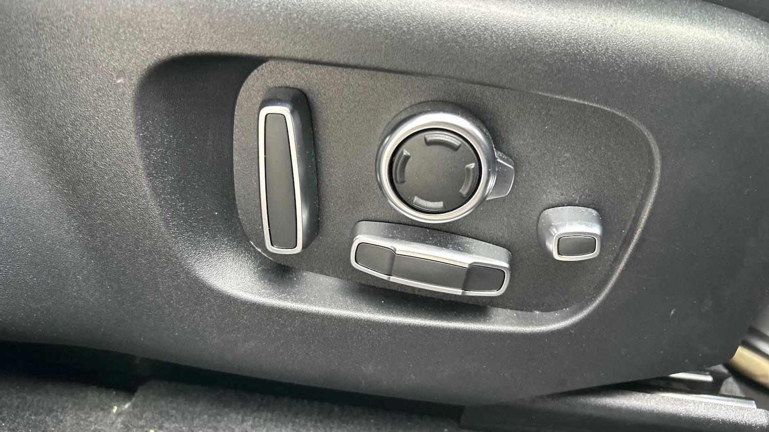 Used Land Rover Range Rover Velar 2025 for sale - 76460017: Photo 34