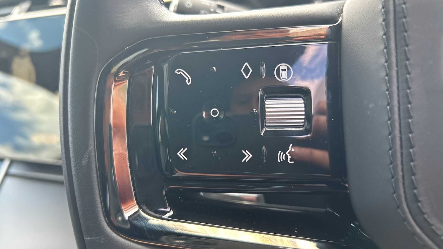 Used Land Rover Range Rover Velar 2025 for sale - 76460017: Photo 35