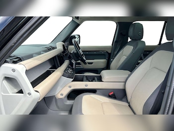 Used Land Rover Defender 2023 for sale - 78507153: Photo