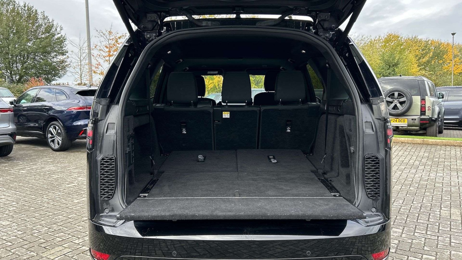 Used Land Rover Discovery 2022 for sale - 76460390: Photo 10