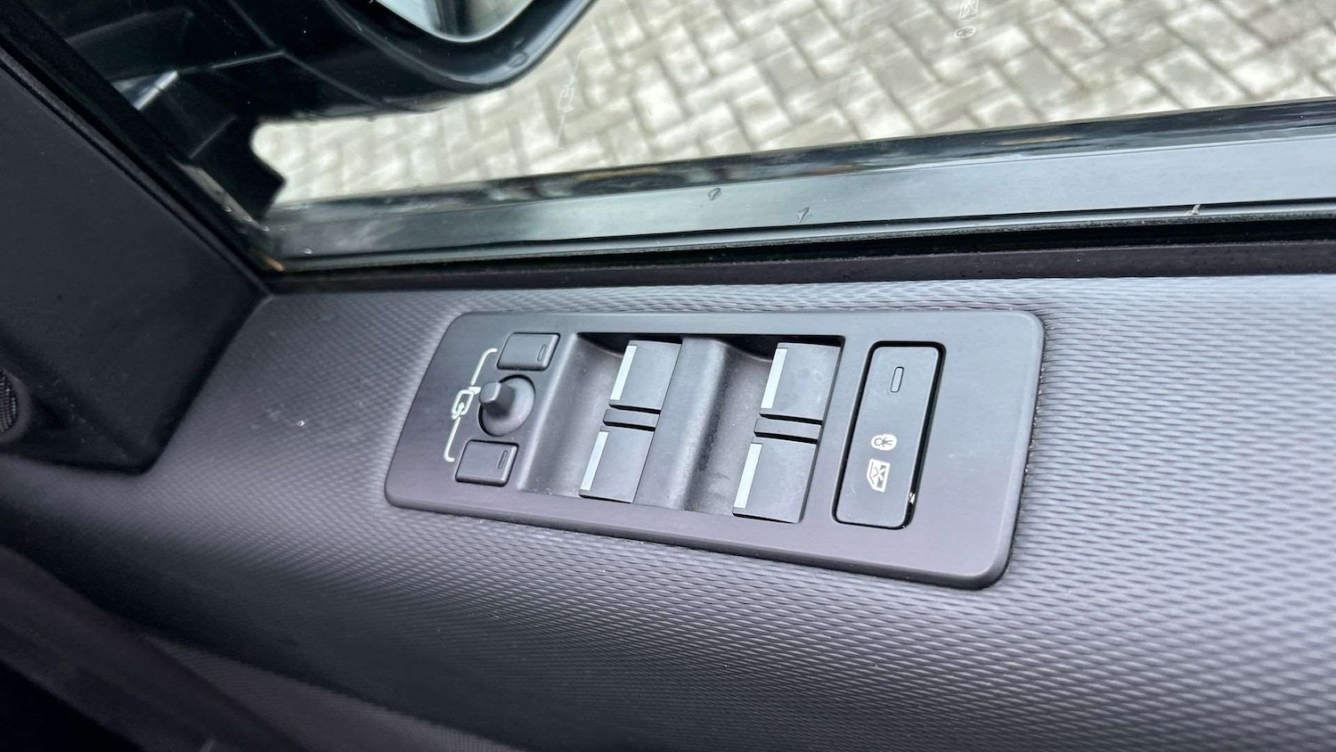 Used Land Rover Discovery 2022 for sale - 76460390: Photo 25