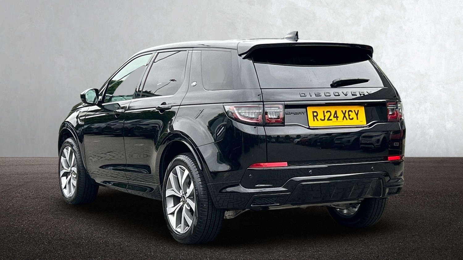 Used Land Rover Discovery Sport 2024 for sale - 76459915: Photo 2