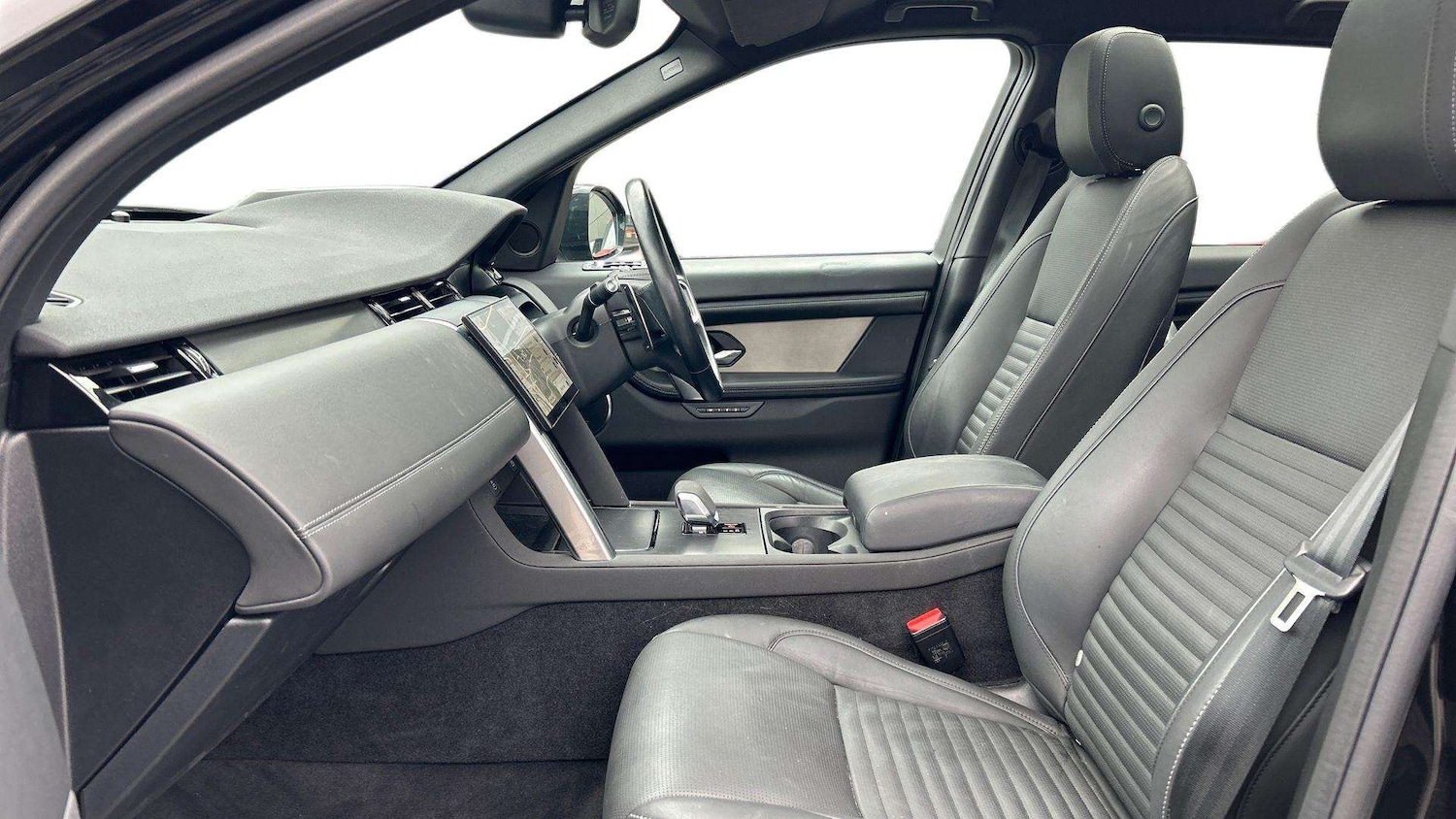 Used Land Rover Discovery Sport 2024 for sale - 76459915: Photo 3