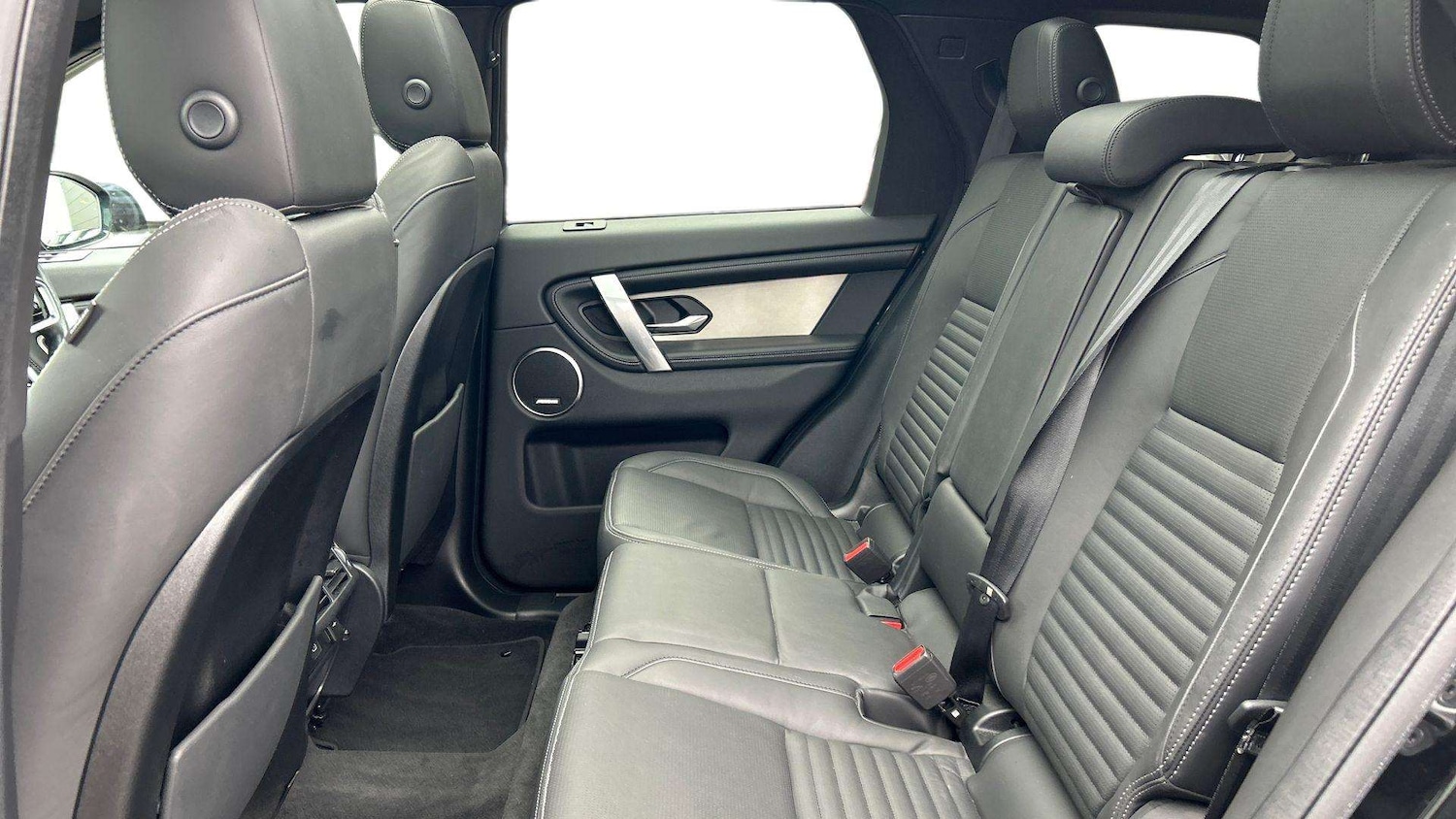 Used Land Rover Discovery Sport 2024 for sale - 76459915: Photo 4