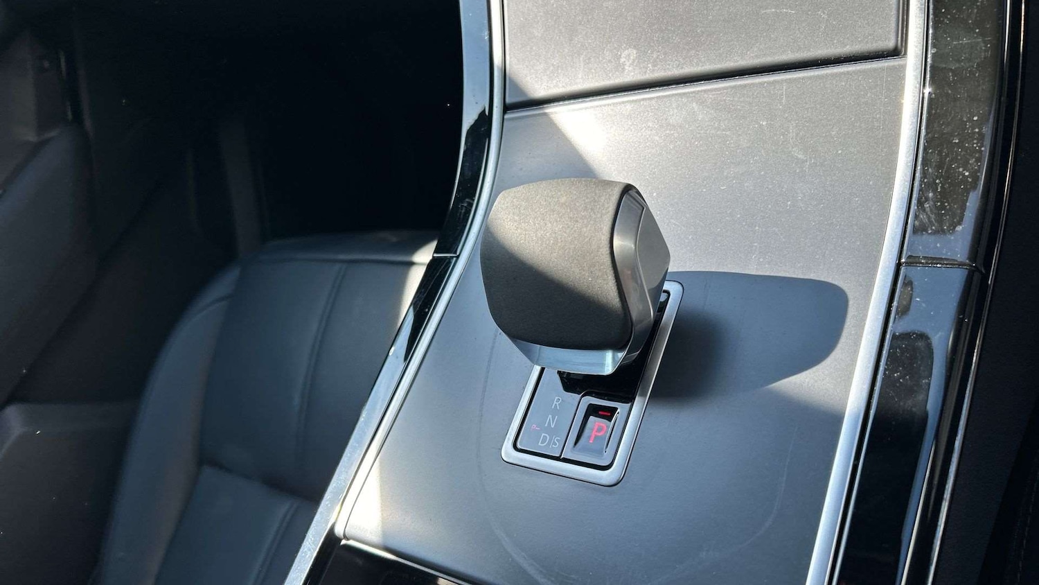 Used Land Rover Range Rover Velar 2023 for sale - 76587617: Photo 13