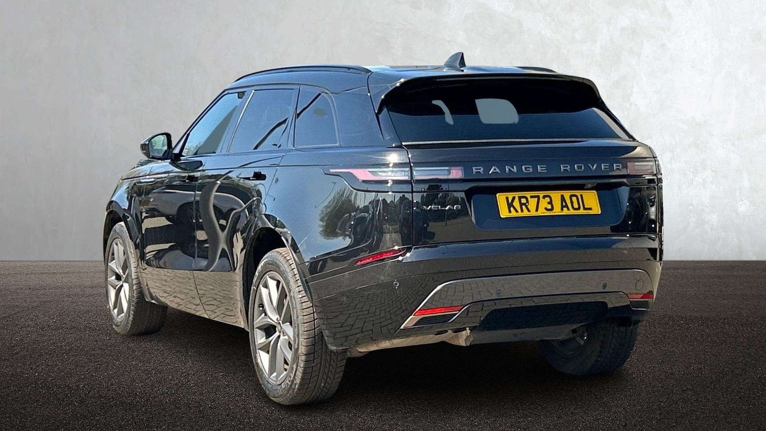 Used Land Rover Range Rover Velar 2023 for sale - 76587617: Photo 2