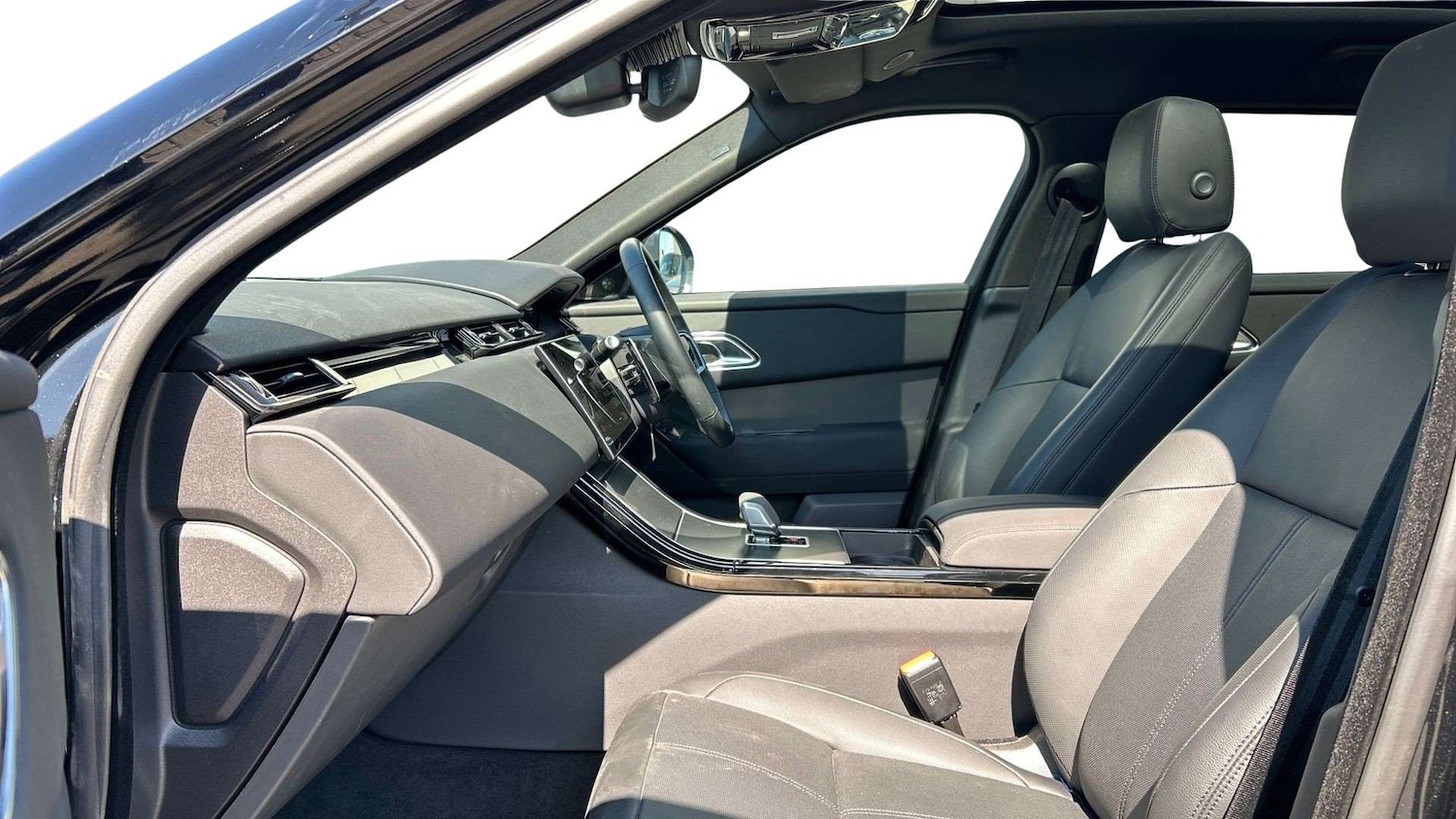 Used Land Rover Range Rover Velar 2023 for sale - 76587617: Photo 3