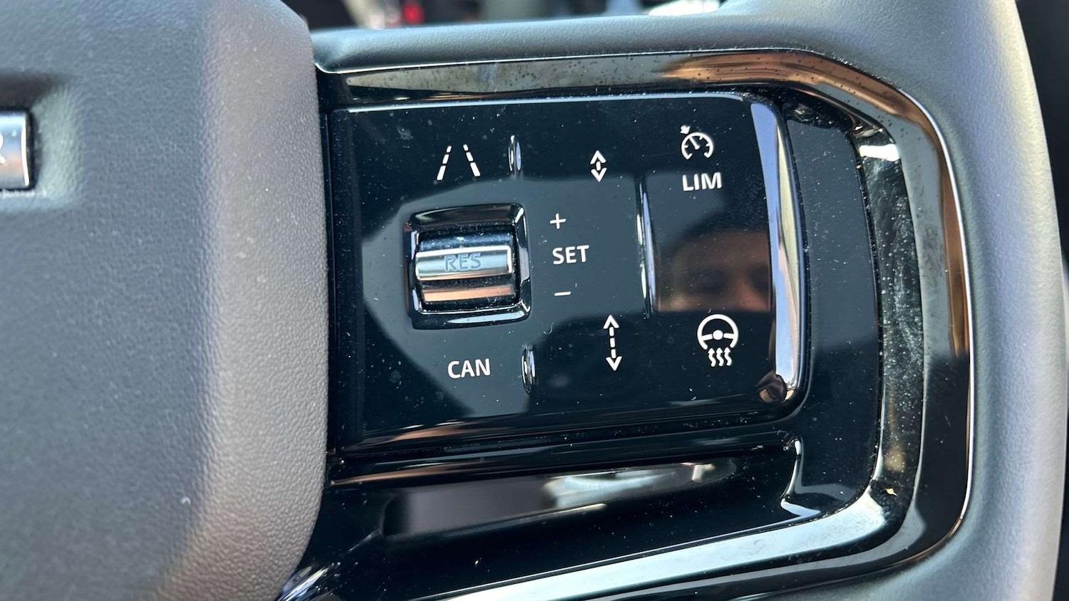 Used Land Rover Range Rover Velar 2023 for sale - 76587617: Photo 33