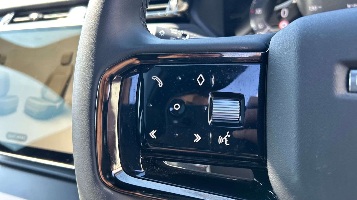 Used Land Rover Range Rover Velar 2023 for sale - 76587617: Photo 34