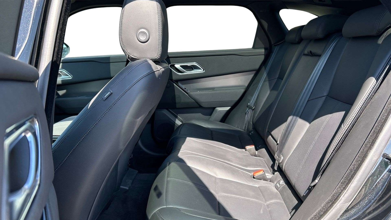 Used Land Rover Range Rover Velar 2023 for sale - 76587617: Photo 4