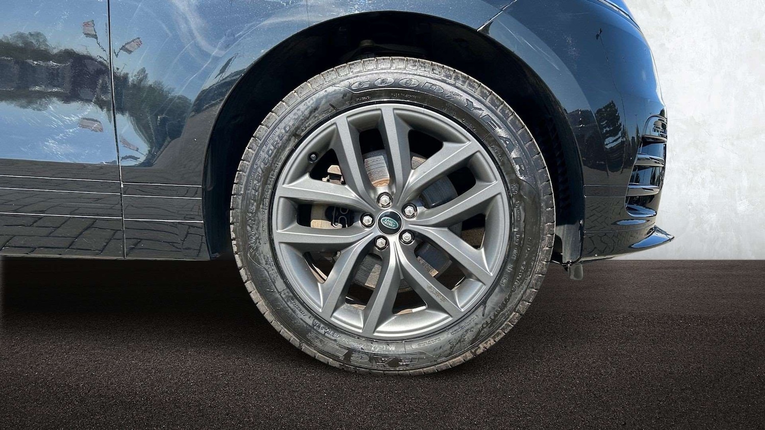 Used Land Rover Range Rover Velar 2023 for sale - 76587617: Photo 8