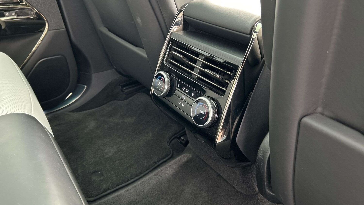 Used Land Rover Range Rover Sport 2024 for sale - 76540760: Photo 18