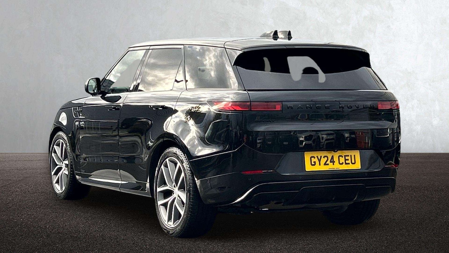 Used Land Rover Range Rover Sport 2024 for sale - 76540760: Photo 2