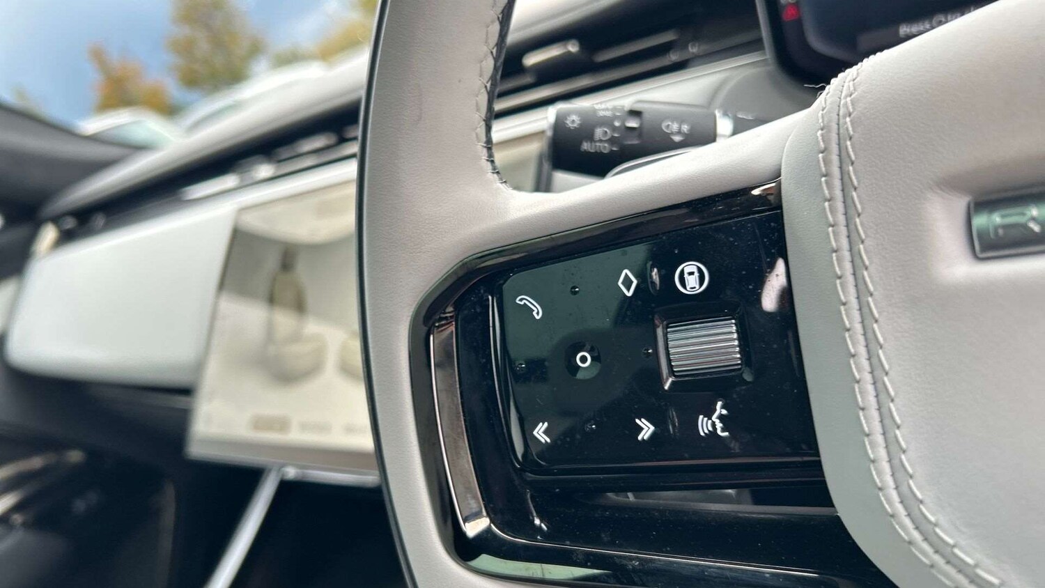 Used Land Rover Range Rover Sport 2024 for sale - 76540760: Photo 33