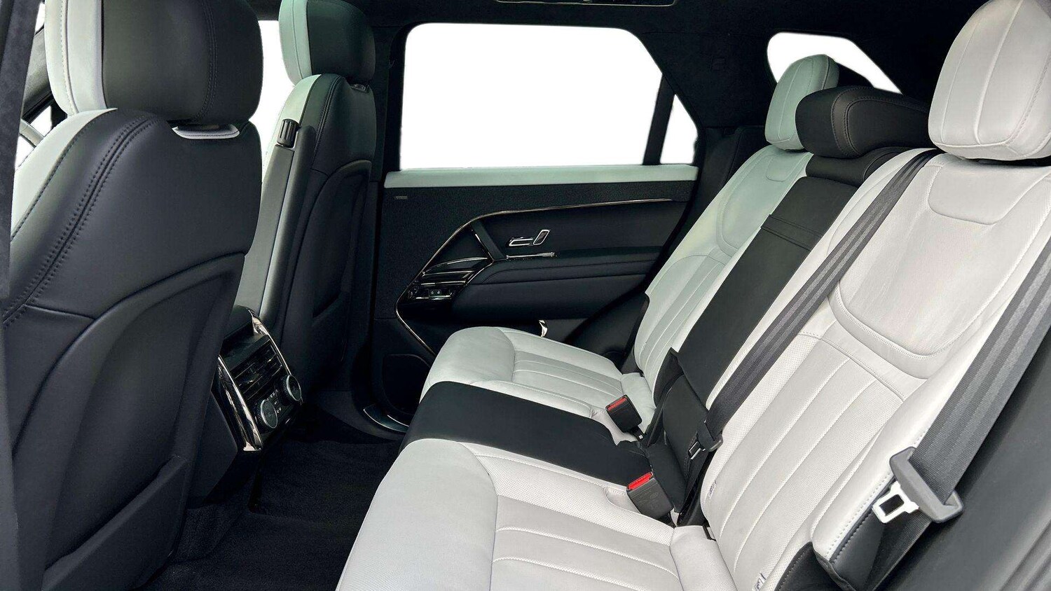 Used Land Rover Range Rover Sport 2024 for sale - 76540760: Photo 4