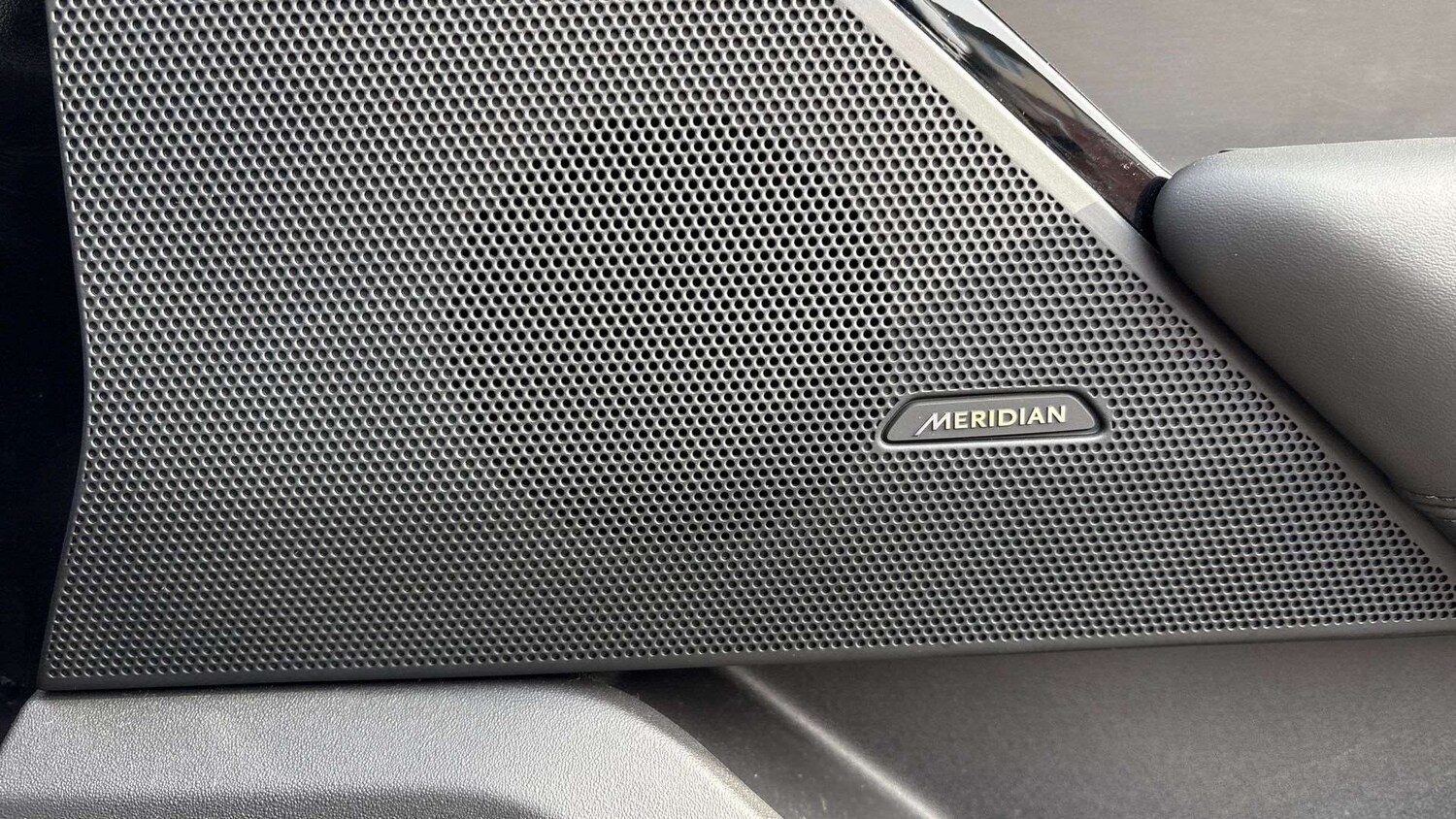 Used Land Rover Range Rover Velar 2024 for sale - 77787049: Photo 24