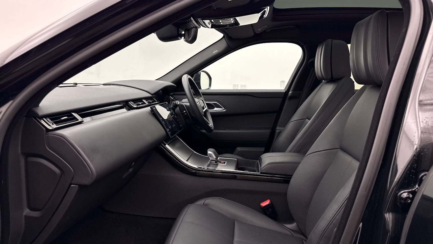 Used Land Rover Range Rover Velar 2024 for sale - 77787049: Photo 3